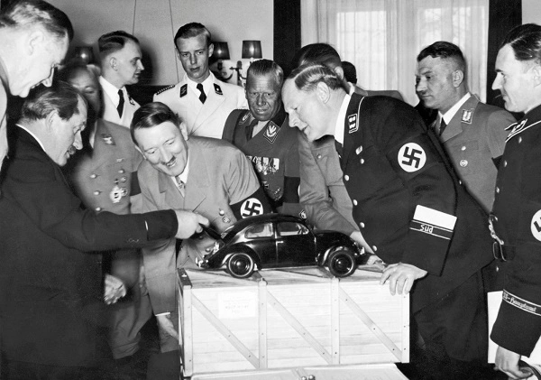 Adolf Hitler und Ferdinand Porsche