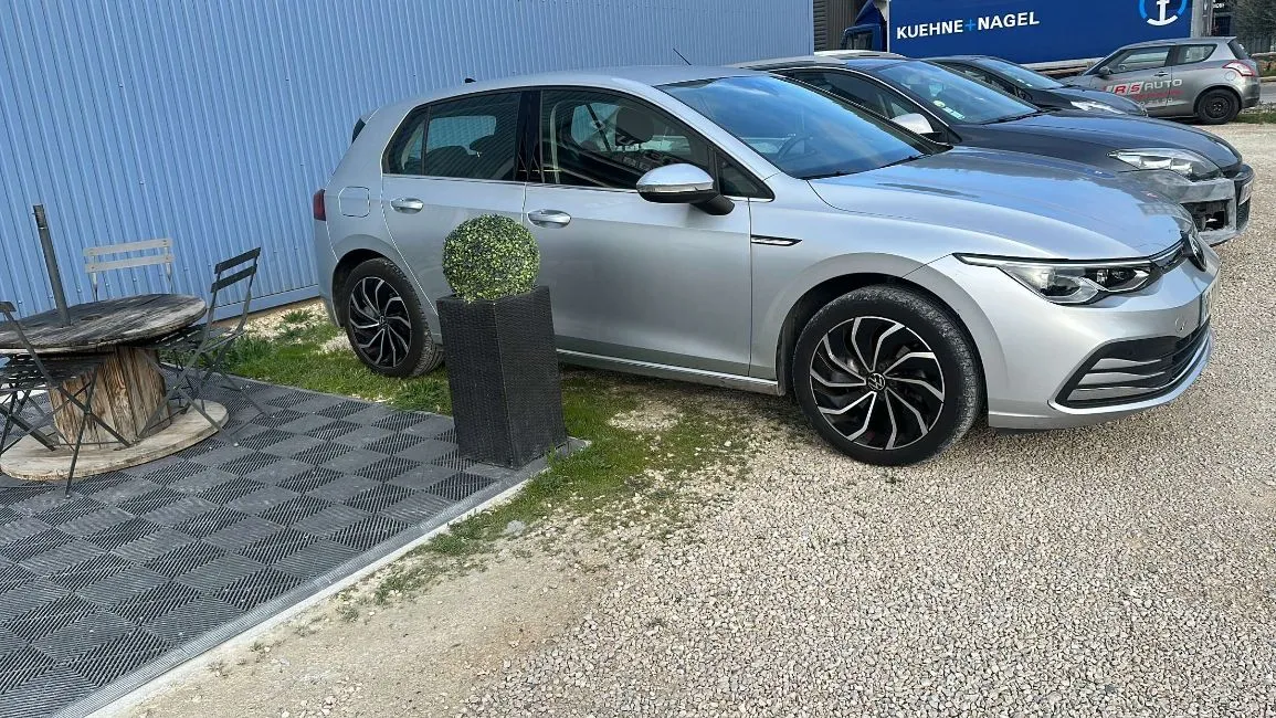 Volkswagen Golf  Image 9