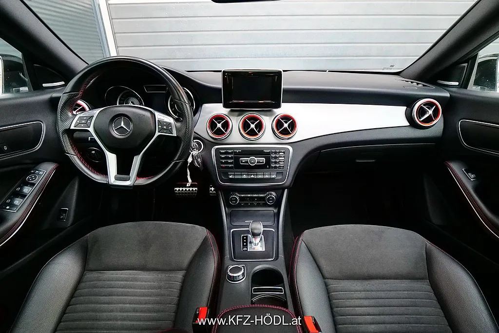 Mercedes-Benz CLA 45 AMG 4MATIC Aut. Image 9