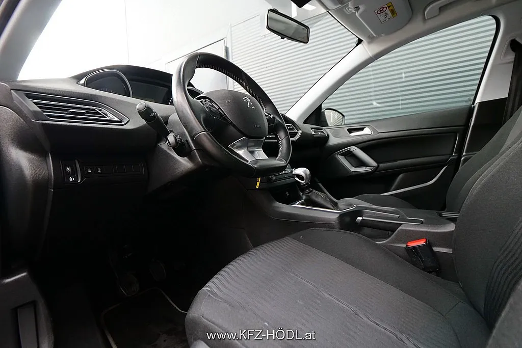 Peugeot 308 SW 1,5 BlueHDI 100 Access S&S Image 10
