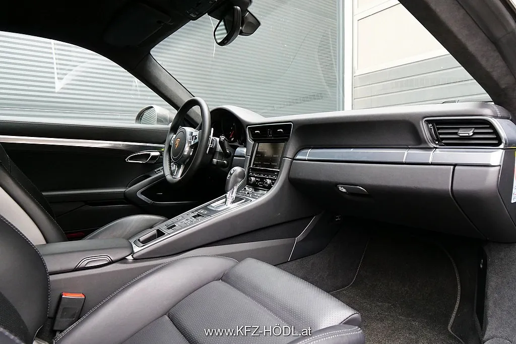 Porsche 911 Carrera S Coupé DSG Image 10