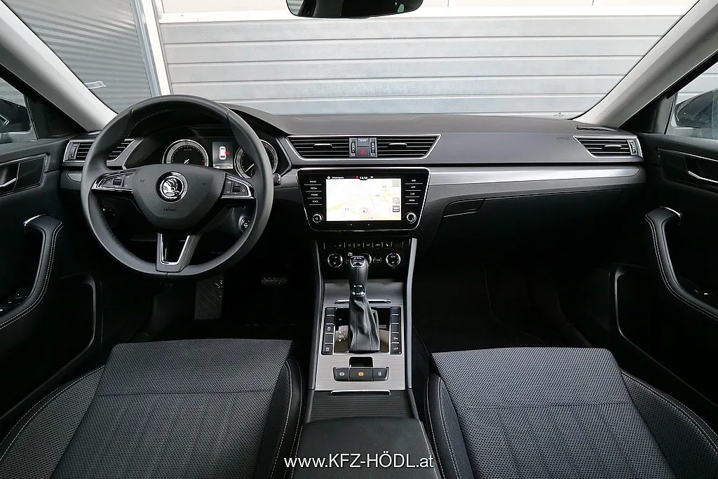 Skoda Superb Kombi 2,0 TDI Style DSG Image 9
