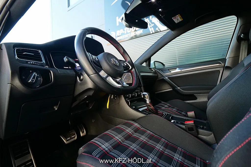 Volkswagen Golf GTI Performance 2,0 TSI DSG Image 10