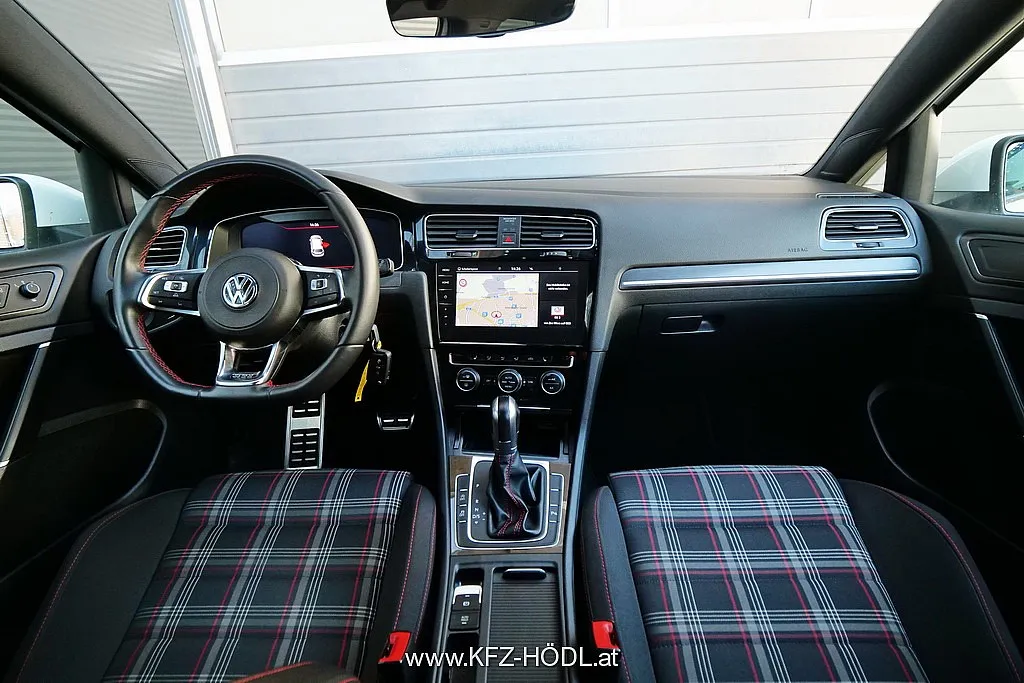 Volkswagen Golf GTI Performance 2,0 TSI DSG Image 9