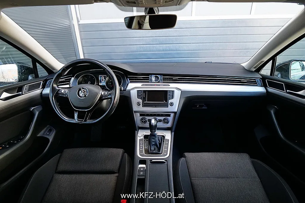 Volkswagen Passat Variant SCR Comfortline TDI 4Motion DSG Image 9