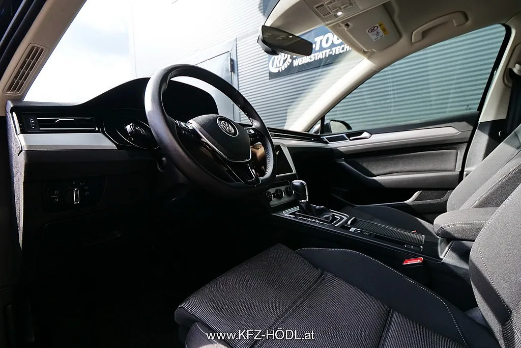 Volkswagen Passat Variant Highline 2,0 TDI SCR DSG Image 10