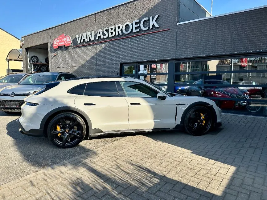 Porsche Taycan 4 Cross Turismo FULL OPTION !! Image 4