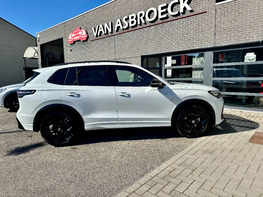 Volkswagen Tiguan 1.5 eTsi R-Line MHYB Image 13