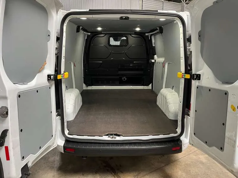Ford Transit Custom 2.0 TDCi L1H1 Trend Automaat *€ 16000 NETTO* Image 13