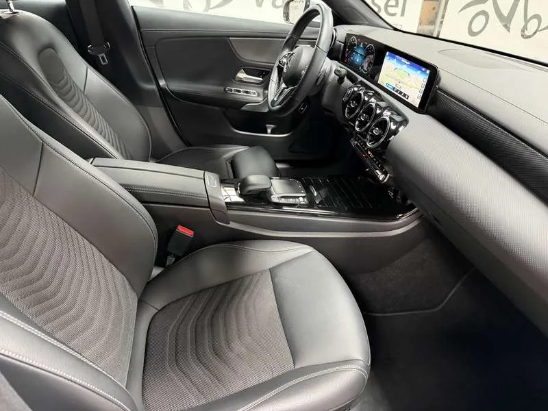Mercedes-Benz CLA 250 CLA 250 e PHEV Business Line Image 8