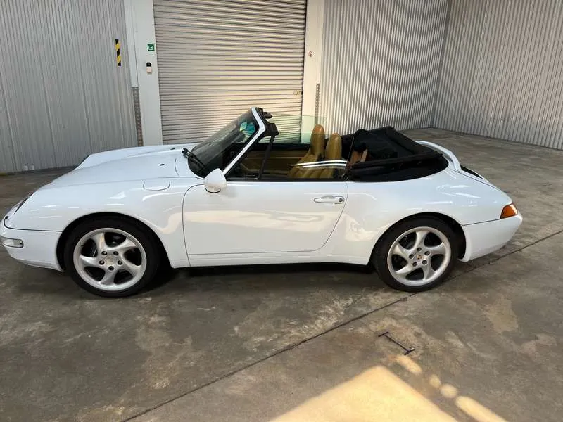 Porsche 911 3.6i Carrera Tiptronic Image 10