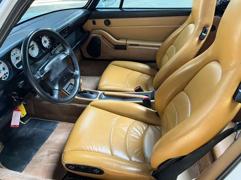 Porsche 911 3.6i Carrera Tiptronic Image 9
