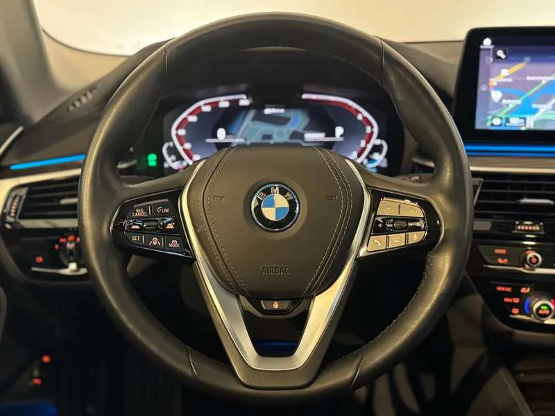 BMW 530 e Touring - Luxury/Pano/DrivAssProf/HiFi/Stuurverw Image 16