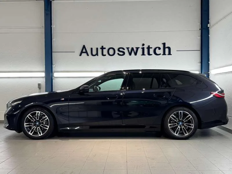 BMW i5 eDrive40 Touring - M Sport/HeadUp/Trekh/DrivAss+/ Image 3