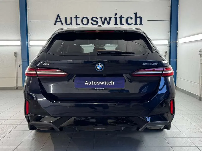BMW i5 eDrive40 Touring - M Sport/HeadUp/Trekh/DrivAss+/ Image 4