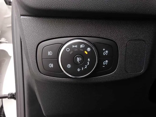 Ford Focus 1.5 150 A8 EcoBoost 5D ST-Line + GPS + Camera + Winter Pack Image 9