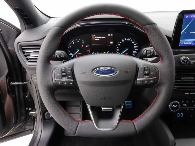 Ford Focus 1.5 150 A8 EcoBoost 5D ST-Line + GPS + Camera + Winter Pack Image 10