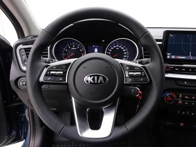 Kia Ceed SW / 1.4 T-GDi 140 More + GPS + Camera + Privacy Glass + LED Lights Image 10