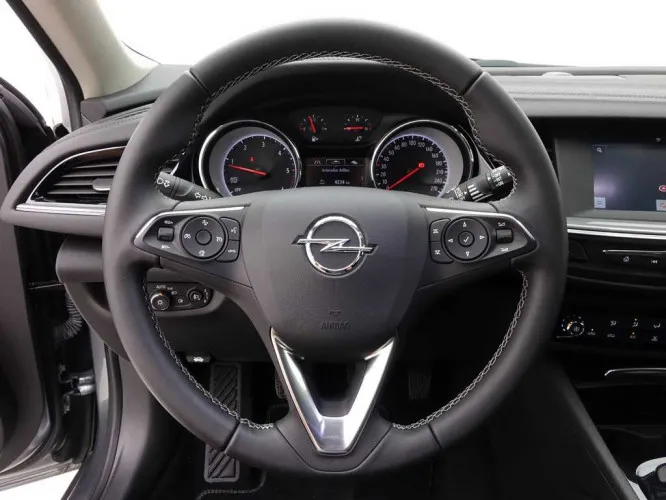 Opel Insignia 2.0 CDTi 170 Sportstourer Edition + GPS Image 10