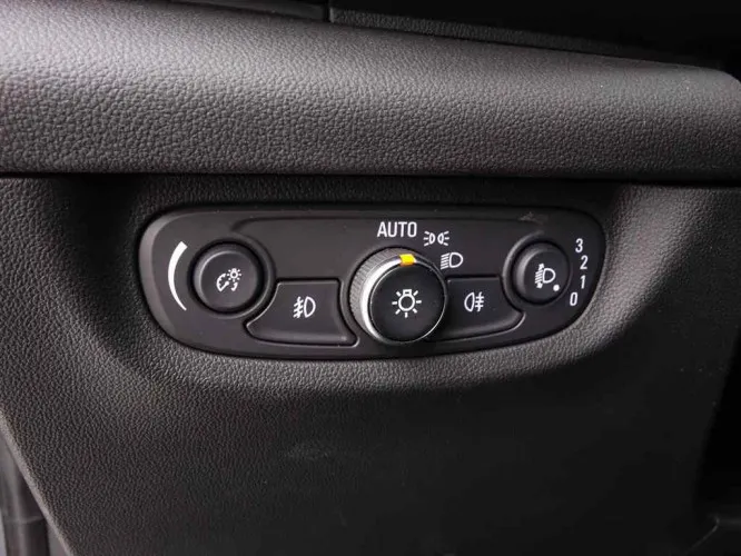 Opel Insignia 1.6 CDTi 136 Automaat Sportstourer + GPS + Winter pack Image 9
