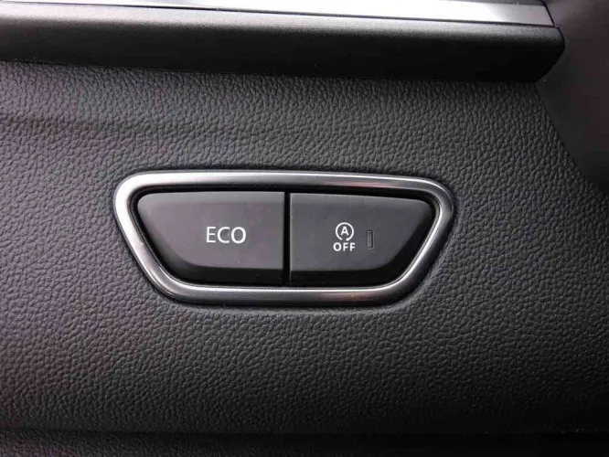 Renault Kadjar TCe 140 EDC Black Edition + GPS + LED Lights + Alu19 Bandana Image 10