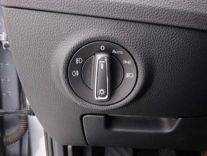 Skoda Superb 2.0 TDi 150 Combi Ambition + GPS Image 9