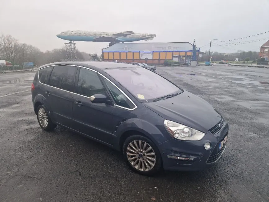 Ford S-Max  Image 12
