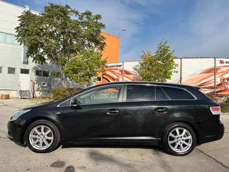 Toyota Avensis 2.2D Image 2