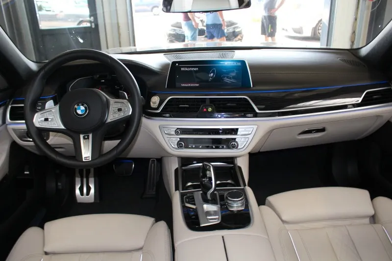 BMW 750 i xDrive =M-Sport= BMW Individual Гаранция Image 8