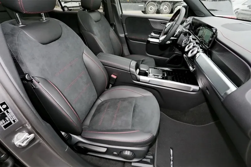 Mercedes-Benz EQB 300 4Matic AMG Line =Edition 1= Panorama Гаранция Image 9