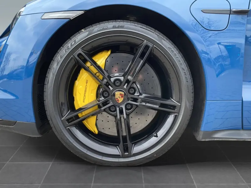 Porsche Taycan Turbo S =Ceramic Brakes= Sport Chrono Гаранция Image 5