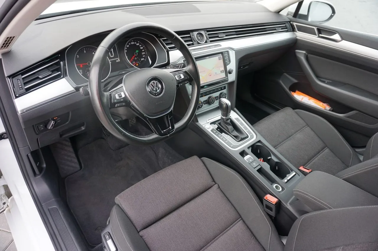 Volkswagen Passat Variant 2.0 TDI R Line DSG...  Thumbnail 8