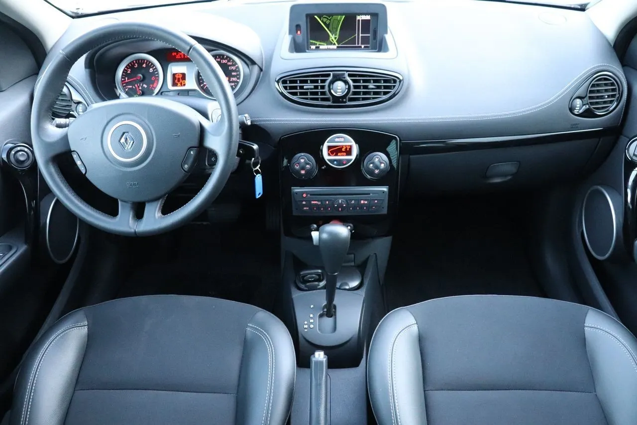 Renault Clio 1.6 16V 110 Night and...  Image 9