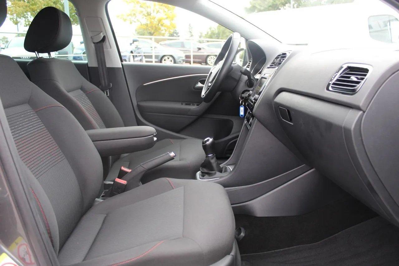 Volkswagen Polo 1.2 TSI Sound Navi...  Image 9