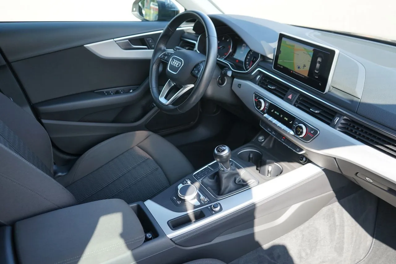Audi A4 2.0 TDI design 3-Zonen-Klima...  Image 5