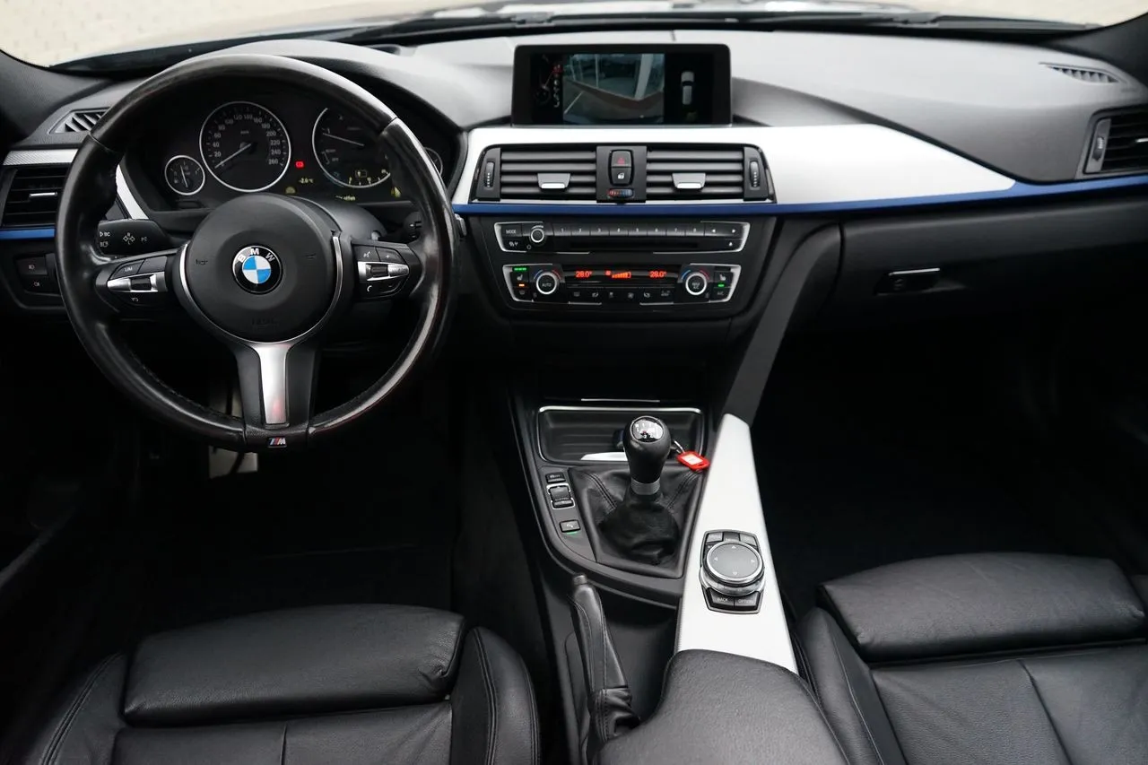 BMW 3er Reihe 320d xDrive Touring M...  Thumbnail 6