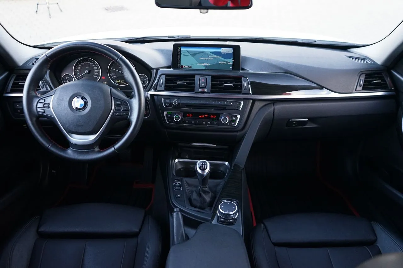 BMW 3er Reihe 320d Touring xDrive...  Image 5