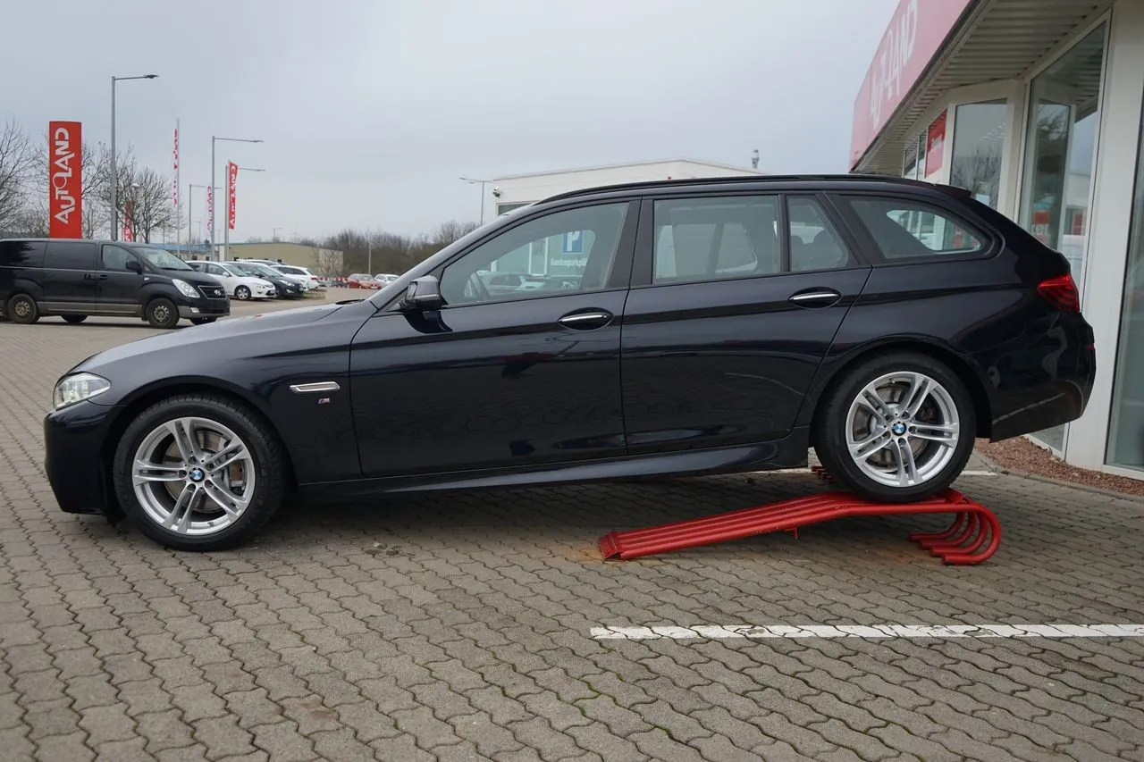 BMW 5er Reihe 530d Touring Sport-Aut....  Thumbnail 2