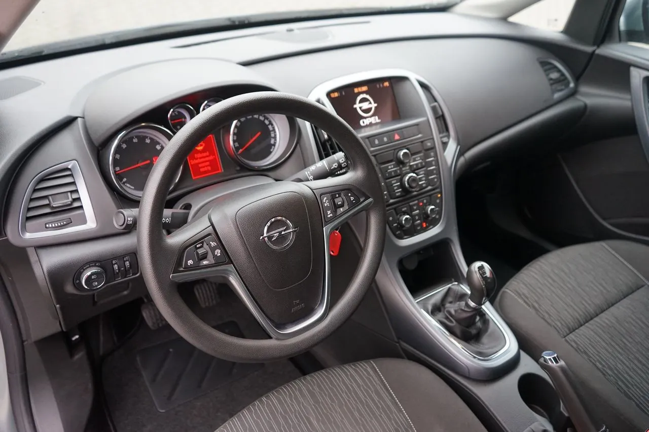 Opel Astra J 1.4 2-Zonen-Klima Navi...  Image 8