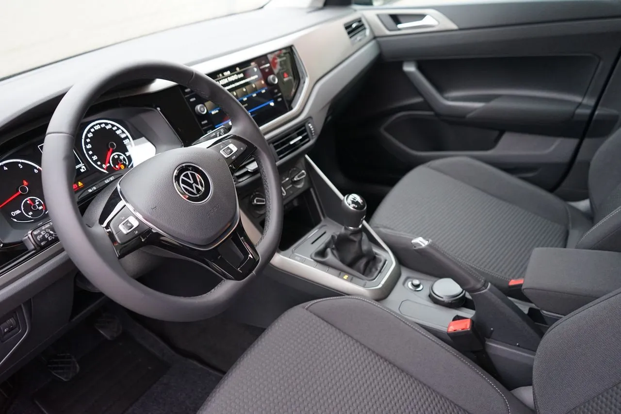Volkswagen Polo 1.0 TSI Sitzheizung Bluetooth...  Image 8