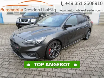 Ford Focus TURNIER 2,3 ST*STYLING PAKET*PERFORMANCE*