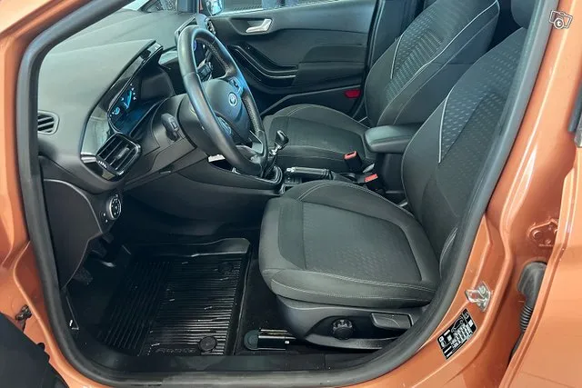 Ford Fiesta 1,0 EcoBoost 100hv M6 Titanium * Lämmitettävä tuulilasi / Aut. ilmastointi* Image 9