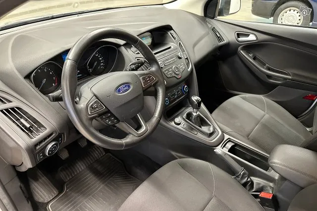 Ford Focus 1,0 EcoBoost 125 hv Start/Stop M6 Trend Wagon *Vakkari / Moottorinlämmitin / Lämm.tuulilasi* Image 6