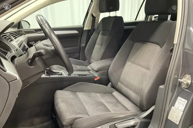 Volkswagen Passat Variant Comfortline 1,4 TSI 150hv DSG *ACC / Webasto / Vetokoukku / LED / Navi* Image 9