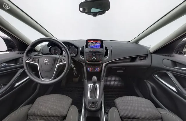 Opel Zafira Tourer Cosmo 1,6 Turbo 125kW AT6 / 7-paikkainen / Navigointi / Peruutuskamera / Ratinlämmitys / Image 9