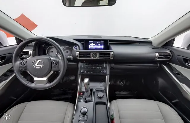 Lexus IS 300h Comfort - SUOMI-auto Lexus Select-tekniikan turva 0,- Image 9