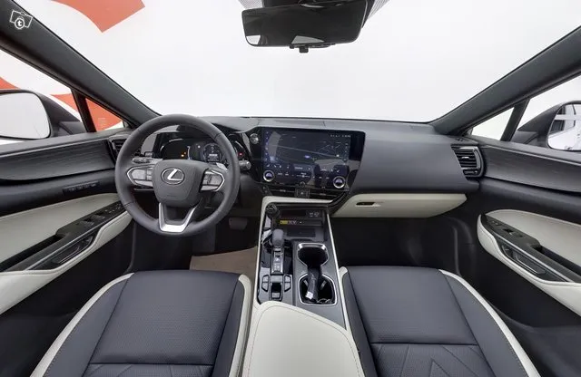 Lexus NX 450h+ AWD Luxury Image 9