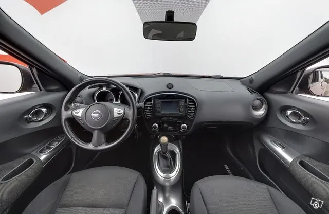 Nissan Juke 1,6L Pure Drive Acenta 2WD 5MT Elegance Alloys Connect - / TÄYD.HUOLTOKIRJA / NAVI / KAMERA / VAKKARI / LOHKOLÄM. / ILMASTOINTI / Image 9