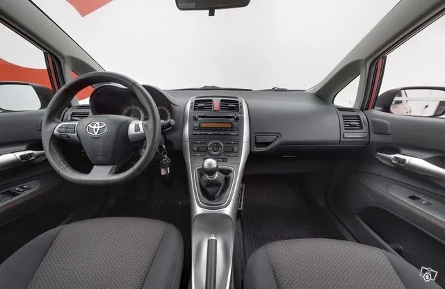 Toyota Auris 1,6 Valvematic Style Edition 5ov - Xenon / Lohkolämmitin & sisäp. / 17