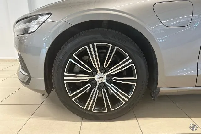 Volvo V60 T8 TwE AWD Inscription / Vetokoukku / 360-kamera / Webasto Image 9